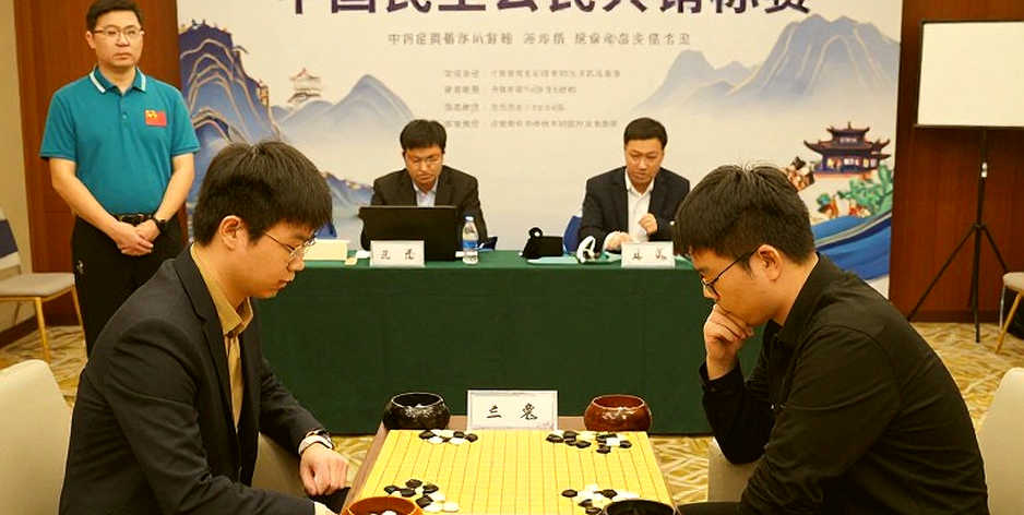ChessBase Magazine 225: danh sách tác giả như một phiên chợ, và bản hợp đồng nội dung phía sau cái tên Bent Larsen