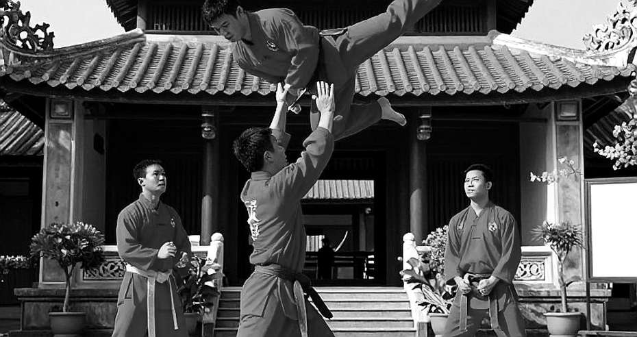 Allen siết cổ Duncan ở đêm chính UFC: chiến thắng đo bằng thời gian kiểm soát, không bằng cú đấm